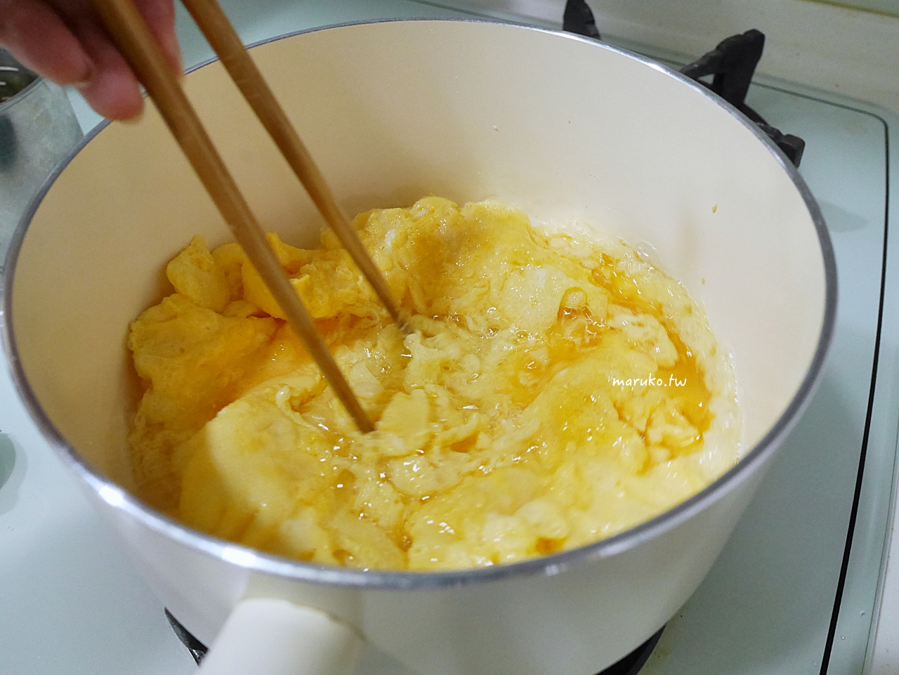 【清明節食譜】平底鍋自製潤餅皮做法!只要3樣食材零失敗,包入古早味蛋酥香氣更升級 @Maruko(丸子)與美食有個約會 【清明節食譜】平底鍋自製潤餅皮做法!只要3樣食材零失敗,包入古早味蛋酥香氣更升級 @Maruko(丸子)與美食有個約會