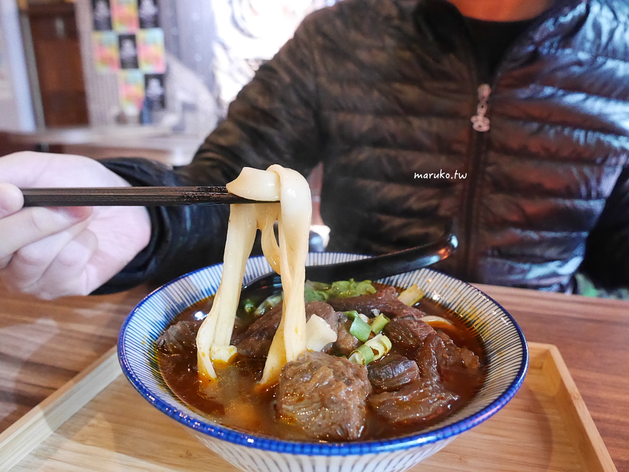 【台北】老同安小酒館 隱藏微微辣川味牛肉麵,美味的滷肉飯中午來只要20元 @Maruko(丸子)與美食有個約會
