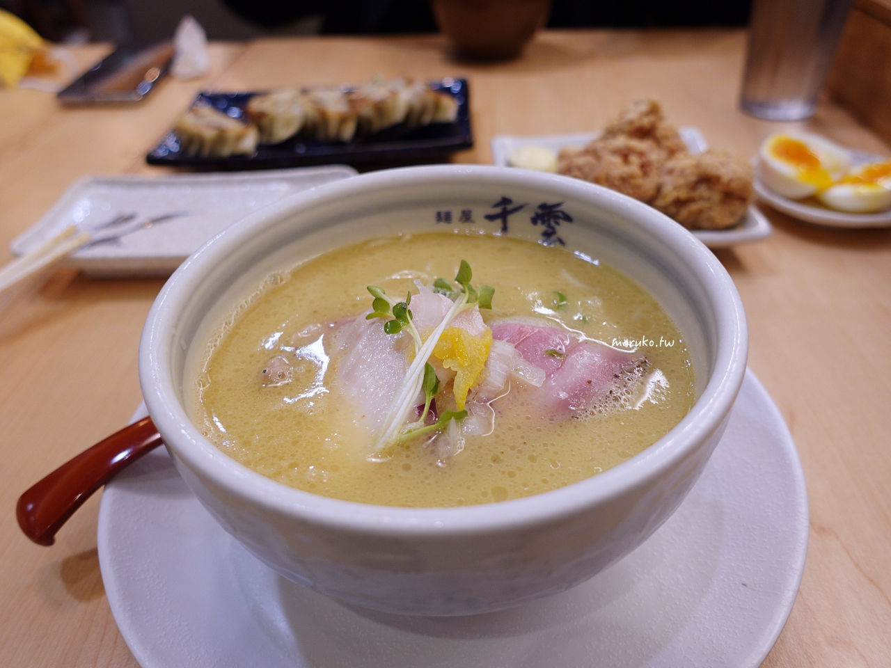 【台北】麵屋千雲 營業至凌晨三點 座位最多 環境最舒適的拉麵店 @Maruko(丸子)與美食有個約會 【台北】麵屋千雲 營業至凌晨三點 座位最多 環境最舒適的拉麵店 @Maruko(丸子)與美食有個約會