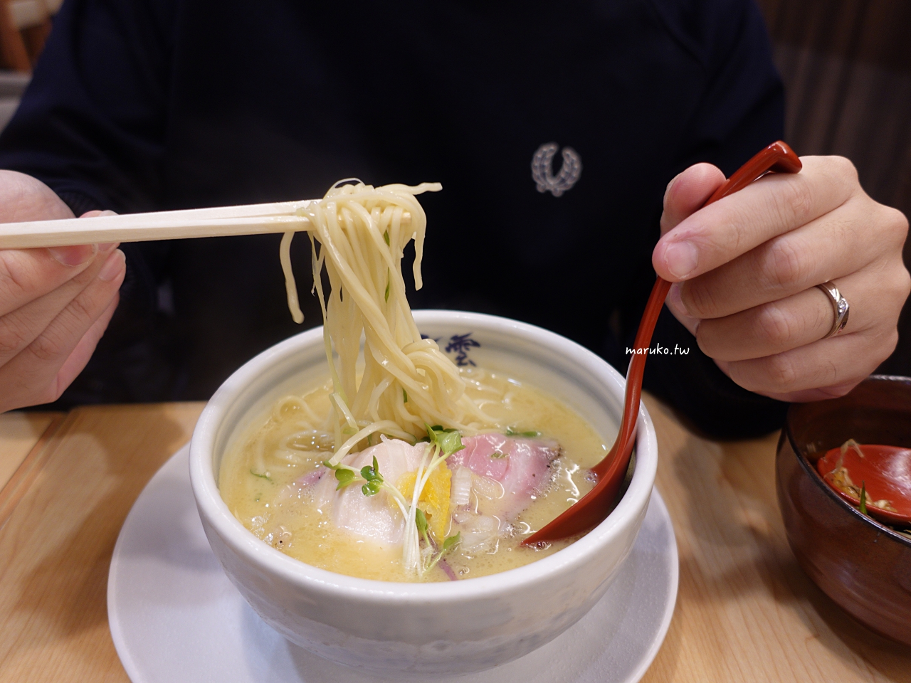 【台北】麵屋千雲 營業至凌晨三點 座位最多 環境最舒適的拉麵店 @Maruko(丸子)與美食有個約會 【台北】麵屋千雲 營業至凌晨三點 座位最多 環境最舒適的拉麵店 @Maruko(丸子)與美食有個約會