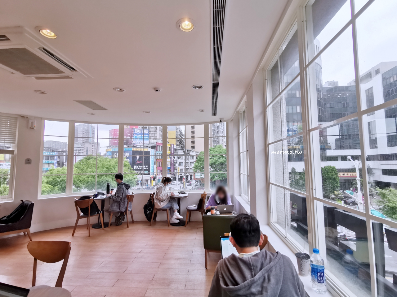 【2026台北不限時咖啡廳】10家捷運站走路5分鐘名單:有插座、WiFi、讀書工作首選懶人包 @Maruko(丸子)與美食有個約會