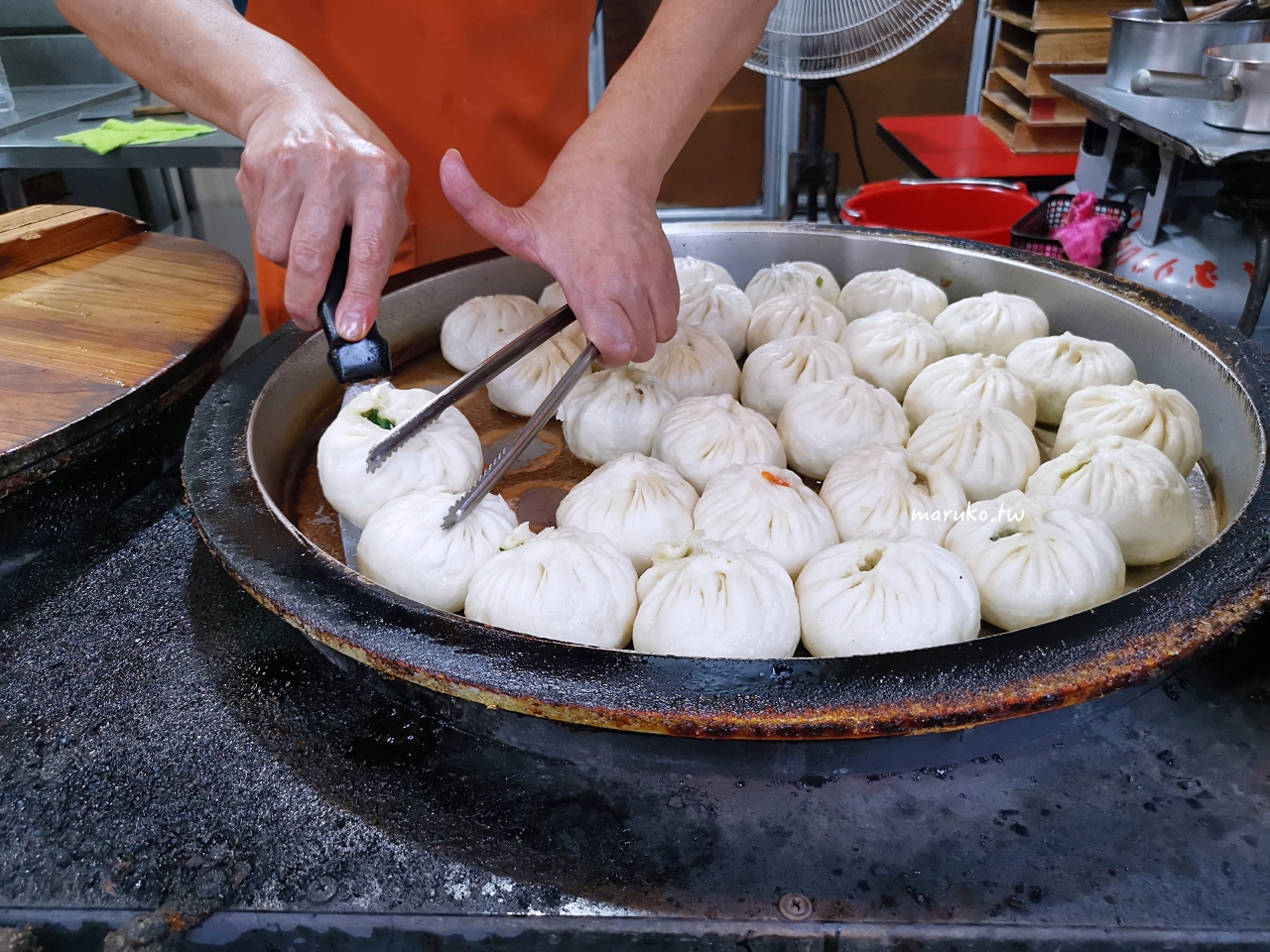 【台北】寧波生煎包 市場旁人氣小吃，經常一起鍋就被掃光！推韭菜和高麗菜包！ @Maruko(丸子)與美食有個約會