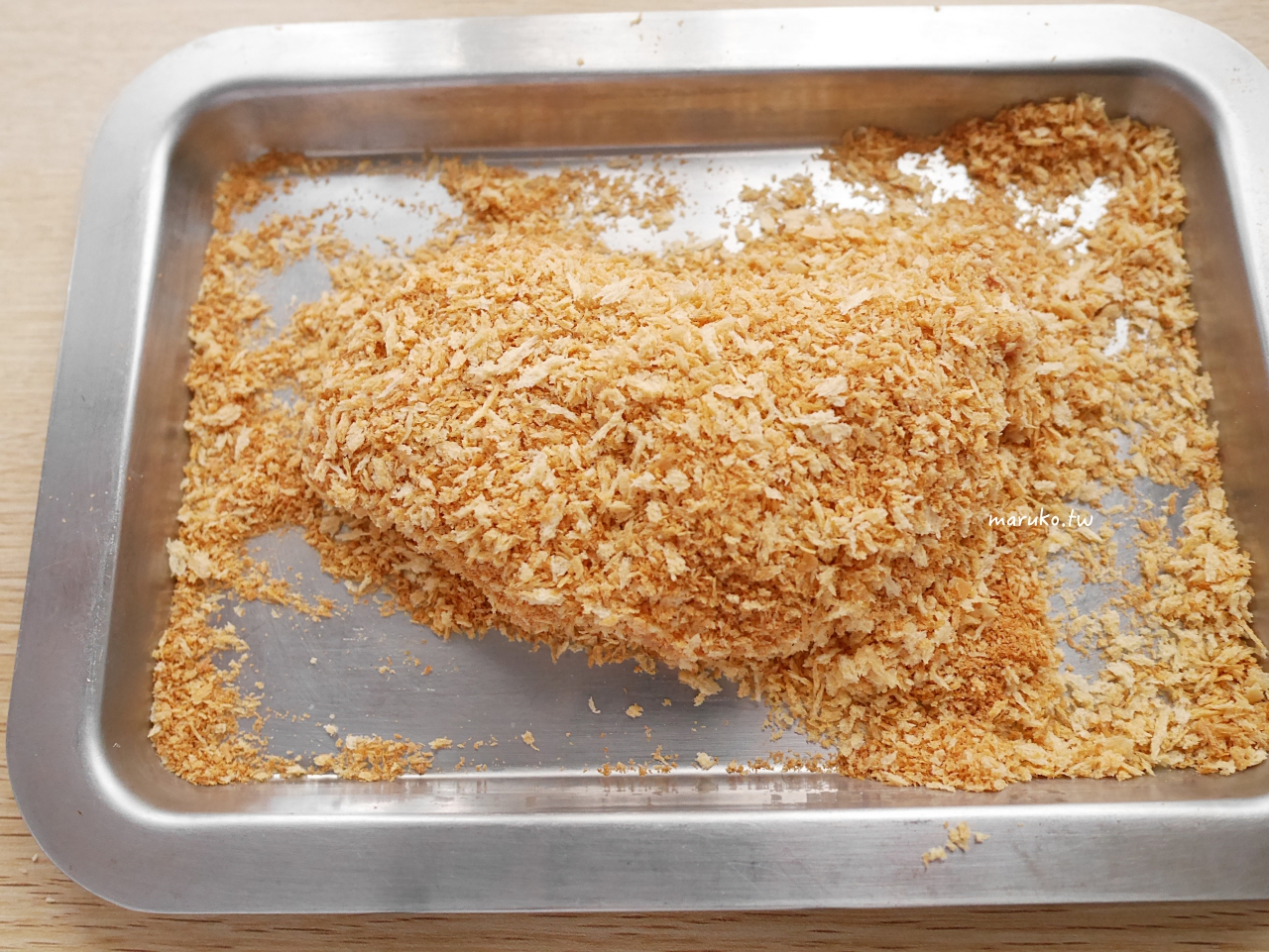 【氣炸鍋食譜】氣炸豬排怎麼做才金黃酥脆？多一步「先炒麵包粉」，免油炸8分鐘快速上菜！ @Maruko(丸子)與美食有個約會