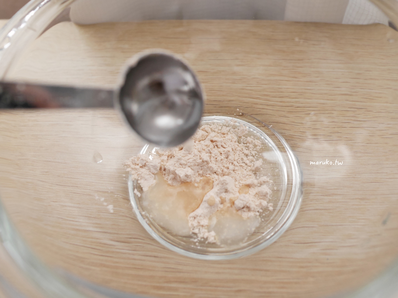 【氣炸鍋食譜】氣炸豬排怎麼做才金黃酥脆？多一步「先炒麵包粉」，免油炸8分鐘快速上菜！ @Maruko(丸子)與美食有個約會