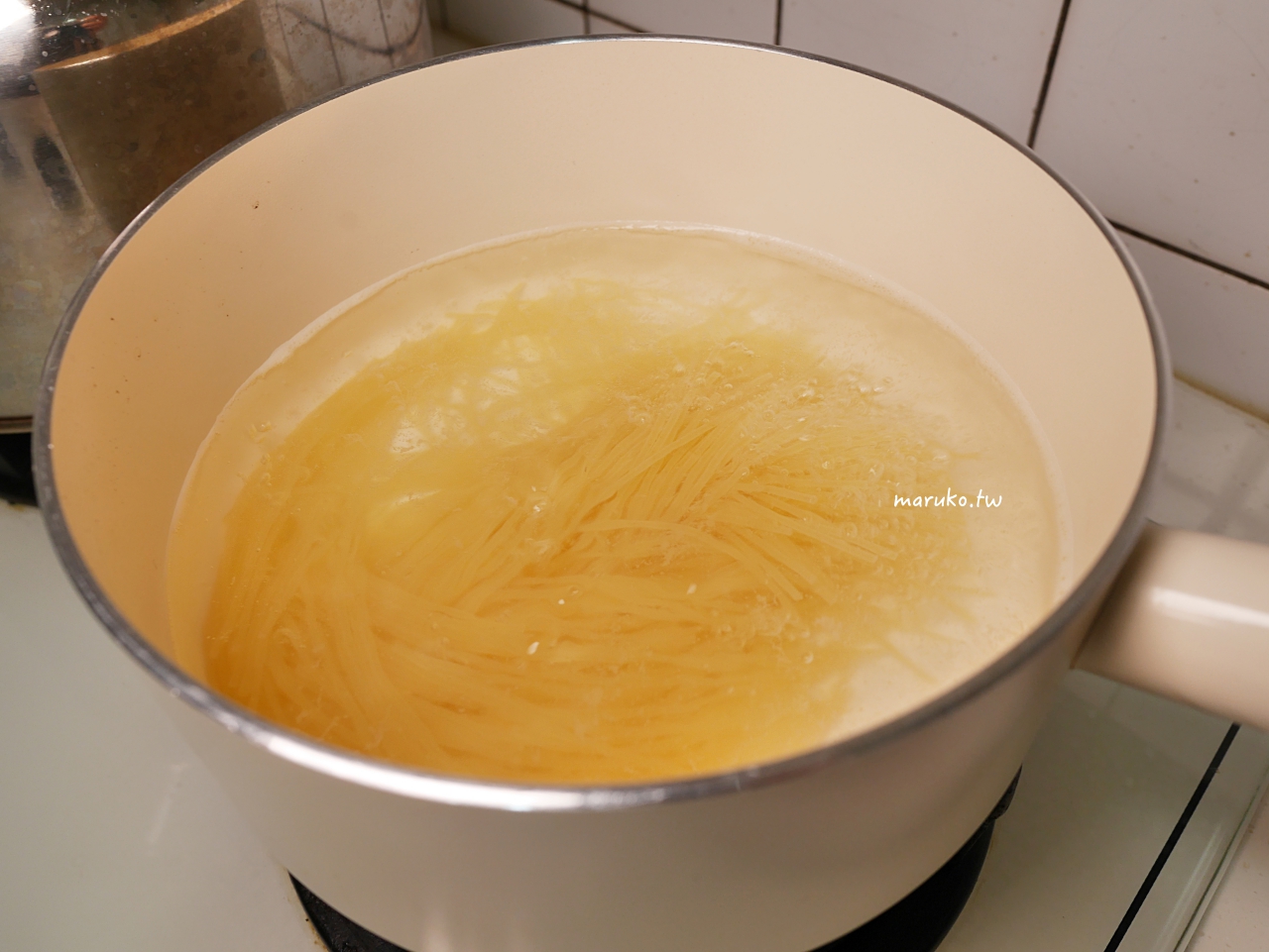 韓式泡菜冷麵做法|10分鐘用義大利天使麵做清爽創意料理 @Maruko(丸子)與美食有個約會 韓式泡菜冷麵做法|10分鐘用義大利天使麵做清爽創意料理 @Maruko(丸子)與美食有個約會
