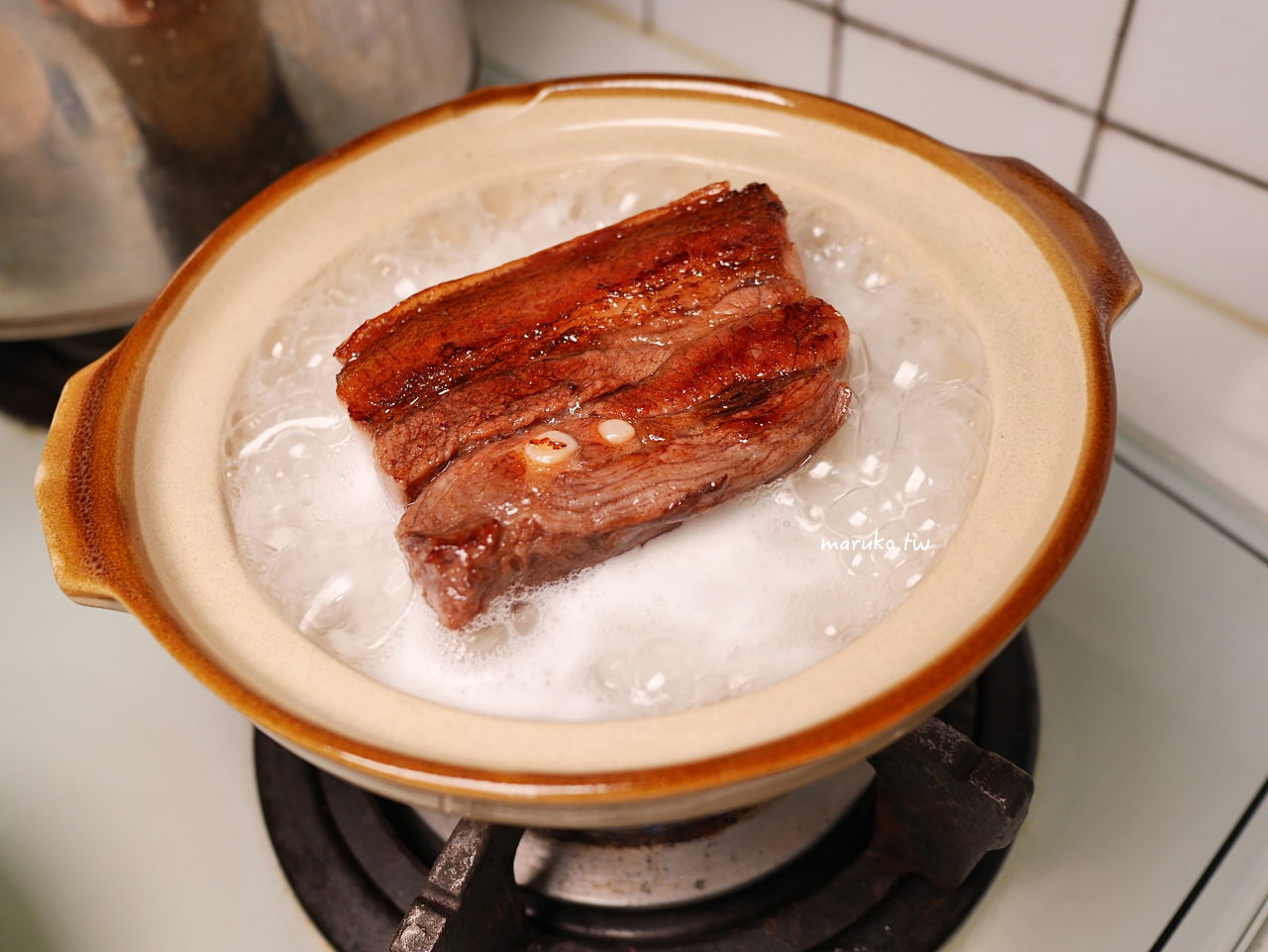 【食譜】煲仔飯 經典香港美食，簡單家庭版醬汁與鍋粑做法 @Maruko(丸子)與美食有個約會