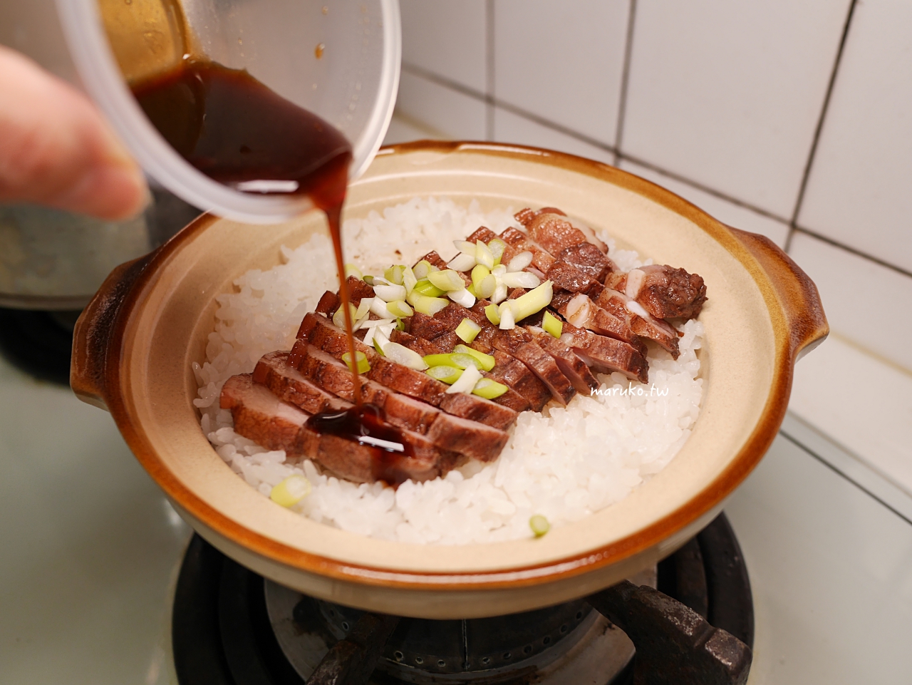 【食譜】煲仔飯 經典香港美食,簡單家庭版醬汁與鍋粑做法 @Maruko(丸子)與美食有個約會 【食譜】煲仔飯 經典香港美食,簡單家庭版醬汁與鍋粑做法 @Maruko(丸子)與美食有個約會