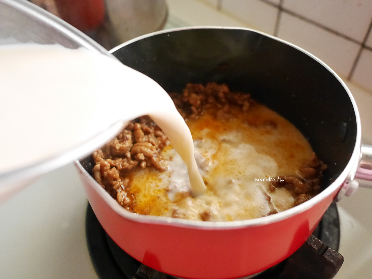 【食譜】肉燥擔擔麵 用豆漿做高湯,即食烏龍麵,簡單10分鐘上菜! @Maruko(丸子)與美食有個約會 【食譜】肉燥擔擔麵 用豆漿做高湯,即食烏龍麵,簡單10分鐘上菜! @Maruko(丸子)與美食有個約會