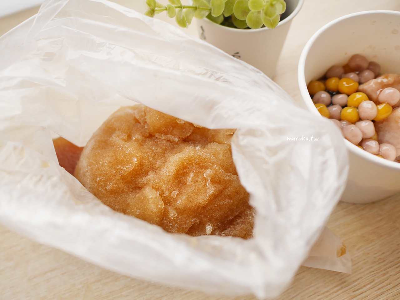 【台北】友蓁豆花店 清涼的黑糖冰沙糖水、手工芋圓，15種配料可以任選只要55元！ @Maruko(丸子)與美食有個約會