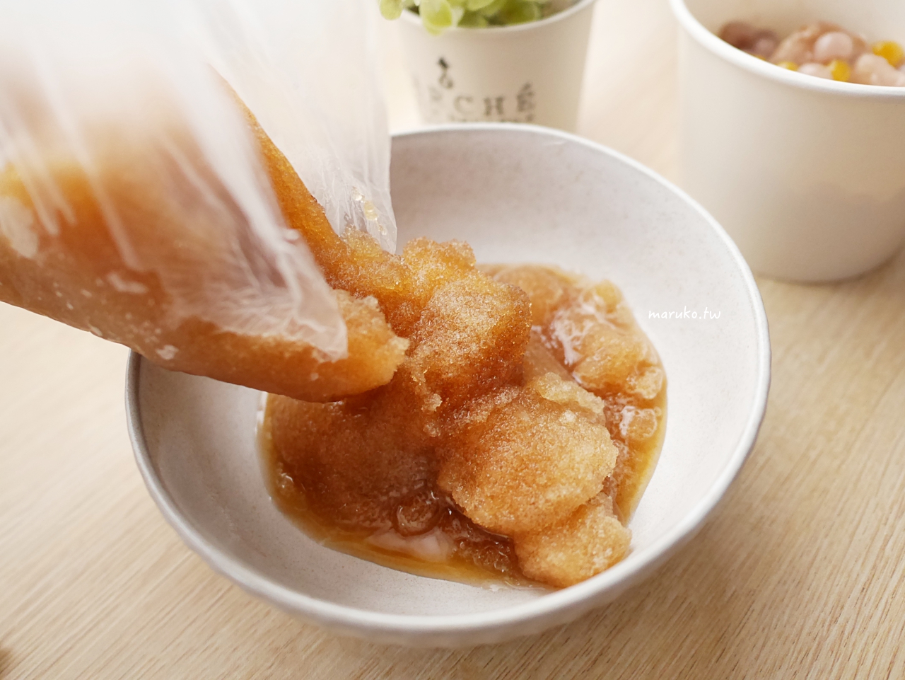 【台北】友蓁豆花店 清涼的黑糖冰沙糖水、手工芋圓，15種配料可以任選只要55元！ @Maruko(丸子)與美食有個約會