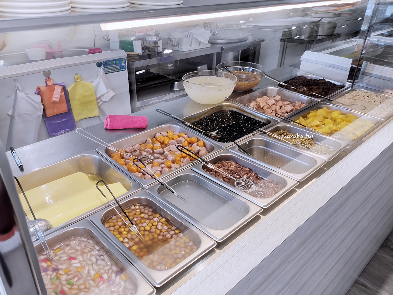 【台北】友蓁豆花店 清涼的黑糖冰沙糖水、手工芋圓，15種配料可以任選只要55元！ @Maruko(丸子)與美食有個約會