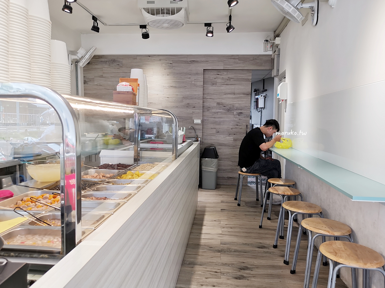 【台北】友蓁豆花店 清涼的黑糖冰沙糖水、手工芋圓，15種配料可以任選只要55元！ @Maruko(丸子)與美食有個約會