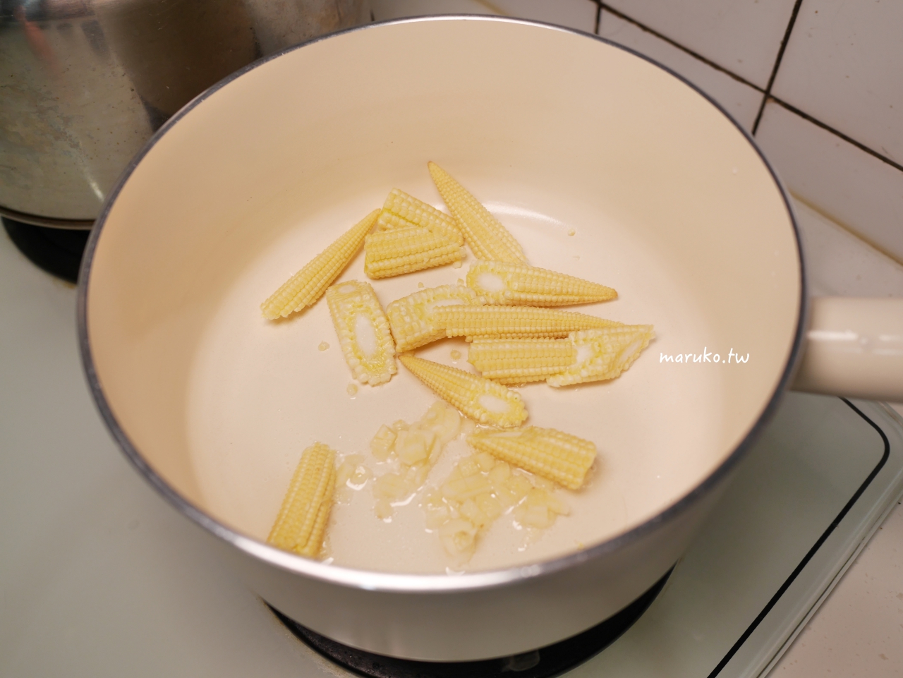 【食譜】油菜燴鯖魚 不只能煮麵，加入蔬菜更有營養 即食罐頭料理食譜 @Maruko(丸子)與美食有個約會