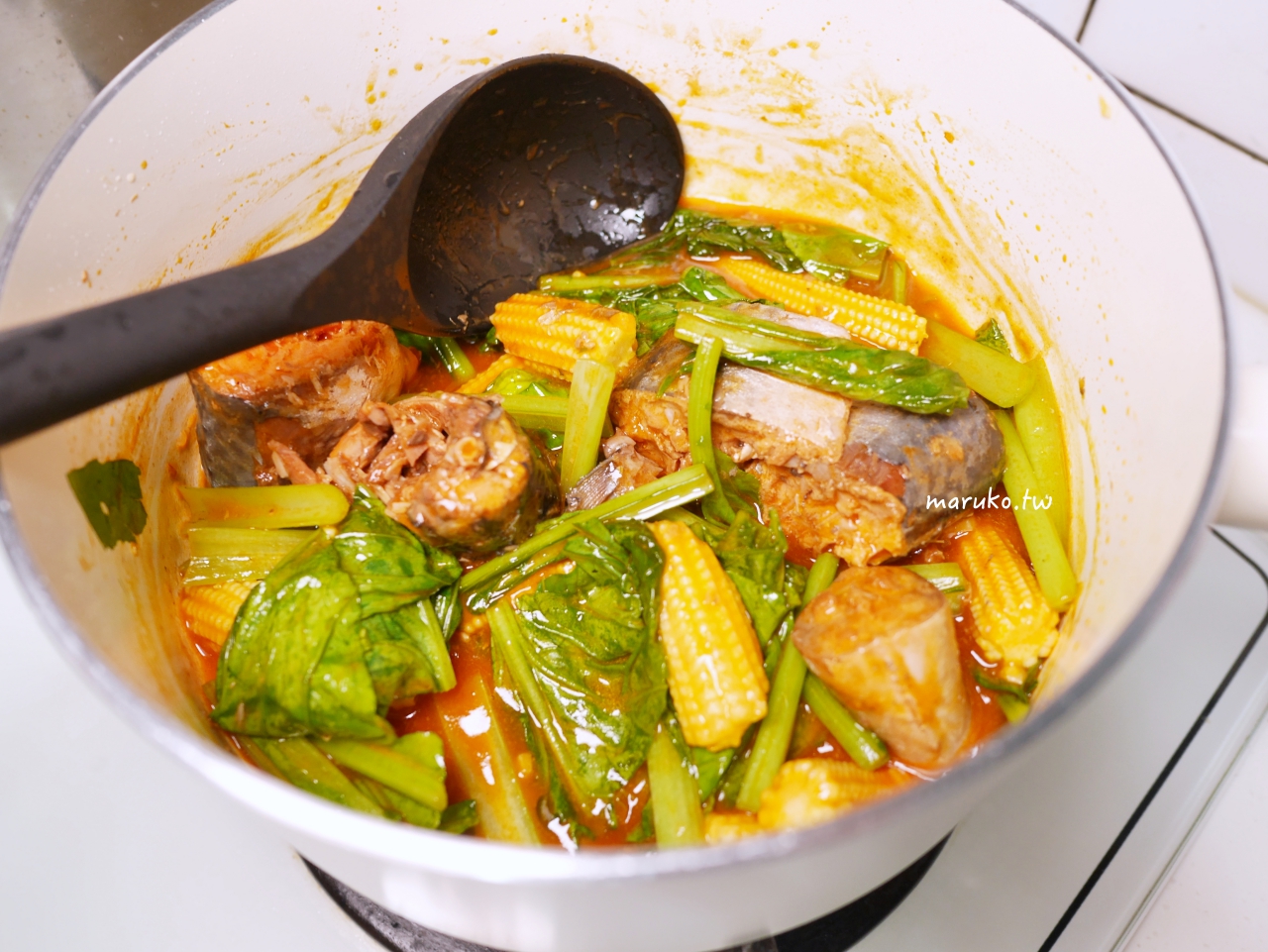 【食譜】油菜燴鯖魚 不只能煮麵,加入蔬菜更有營養 即食罐頭料理食譜 @Maruko(丸子)與美食有個約會 【食譜】油菜燴鯖魚 不只能煮麵,加入蔬菜更有營養 即食罐頭料理食譜 @Maruko(丸子)與美食有個約會