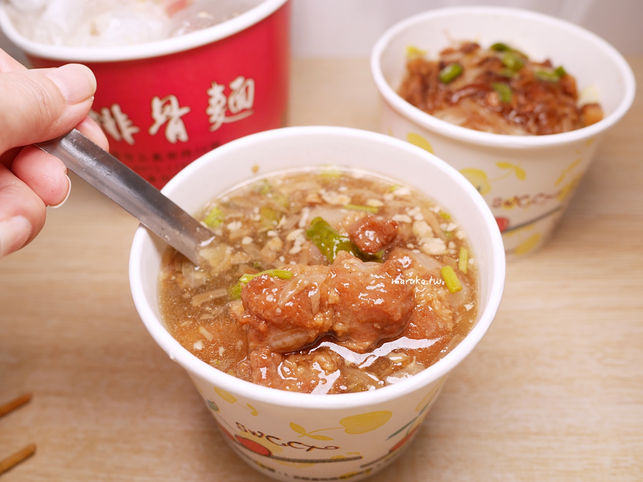 豐原排骨麵｜萬華在地20年排骨麵老店，肉排大有滿足感，還有滿滿油蔥香！ @Maruko(丸子)與美食有個約會