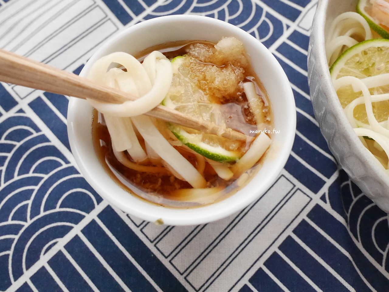 【食譜】日式沾麵醬 適合夏天的青檸蝦仁烏龍冷沾麵做法 @Maruko(丸子)與美食有個約會