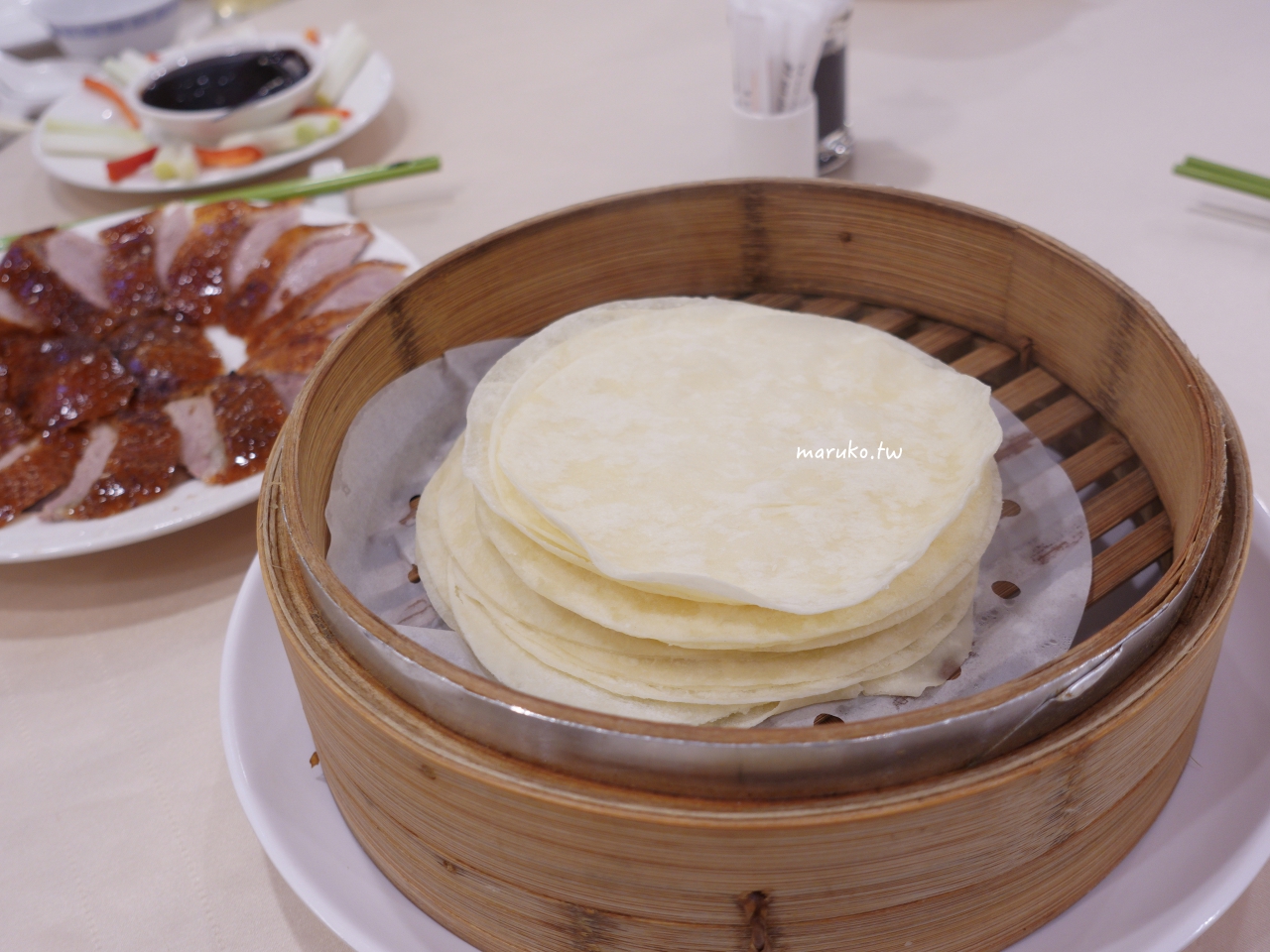 【台北】龍都酒樓 鴨皮超脆！值得一吃的廣式片皮鴨，再訪一樣值得！ @Maruko(丸子)與美食有個約會