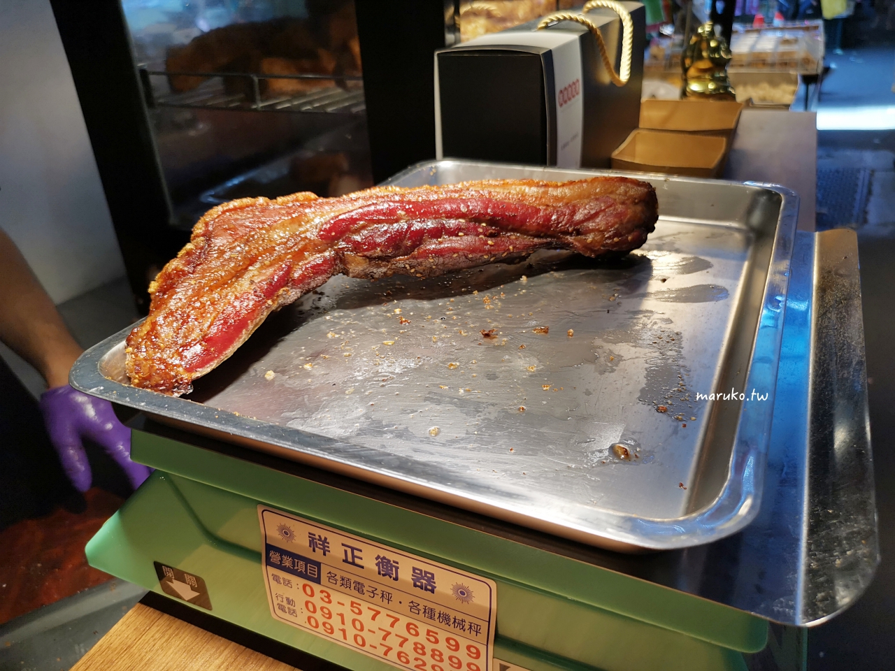 【永和】有利脆皮豬 隱藏在市場的超巨脆皮豬，食尚玩家推薦！ @Maruko(丸子)與美食有個約會