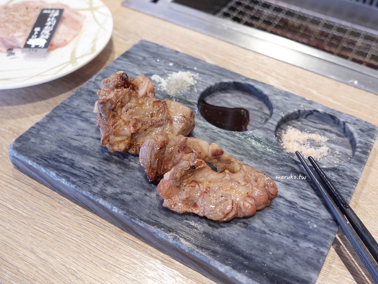 【台北】油花迴轉吧！燒肉 首家迴轉燒肉，一個人就能開吃！ @Maruko(丸子)與美食有個約會
