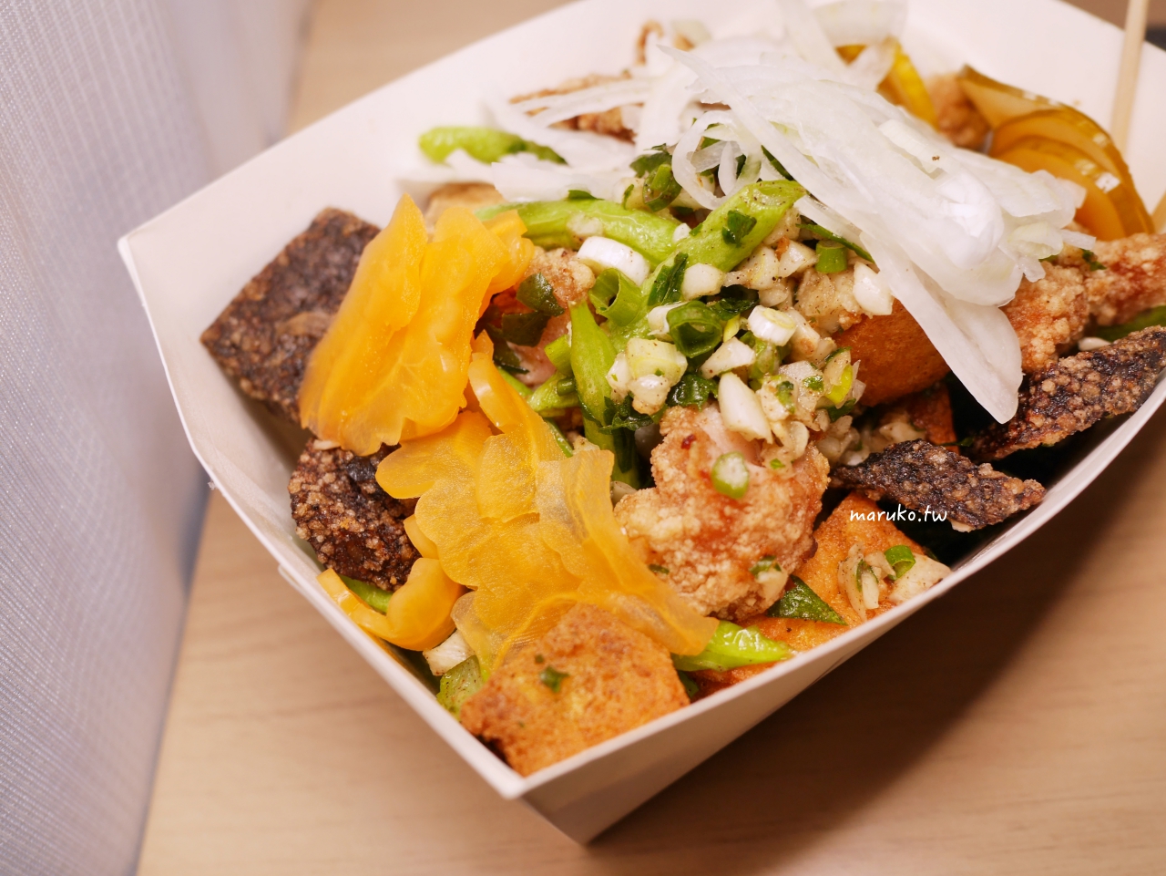 【台北】潮雞派 用雞腿肉的鹽酥雞，免錢六種配料隨意搭！ @Maruko(丸子)與美食有個約會