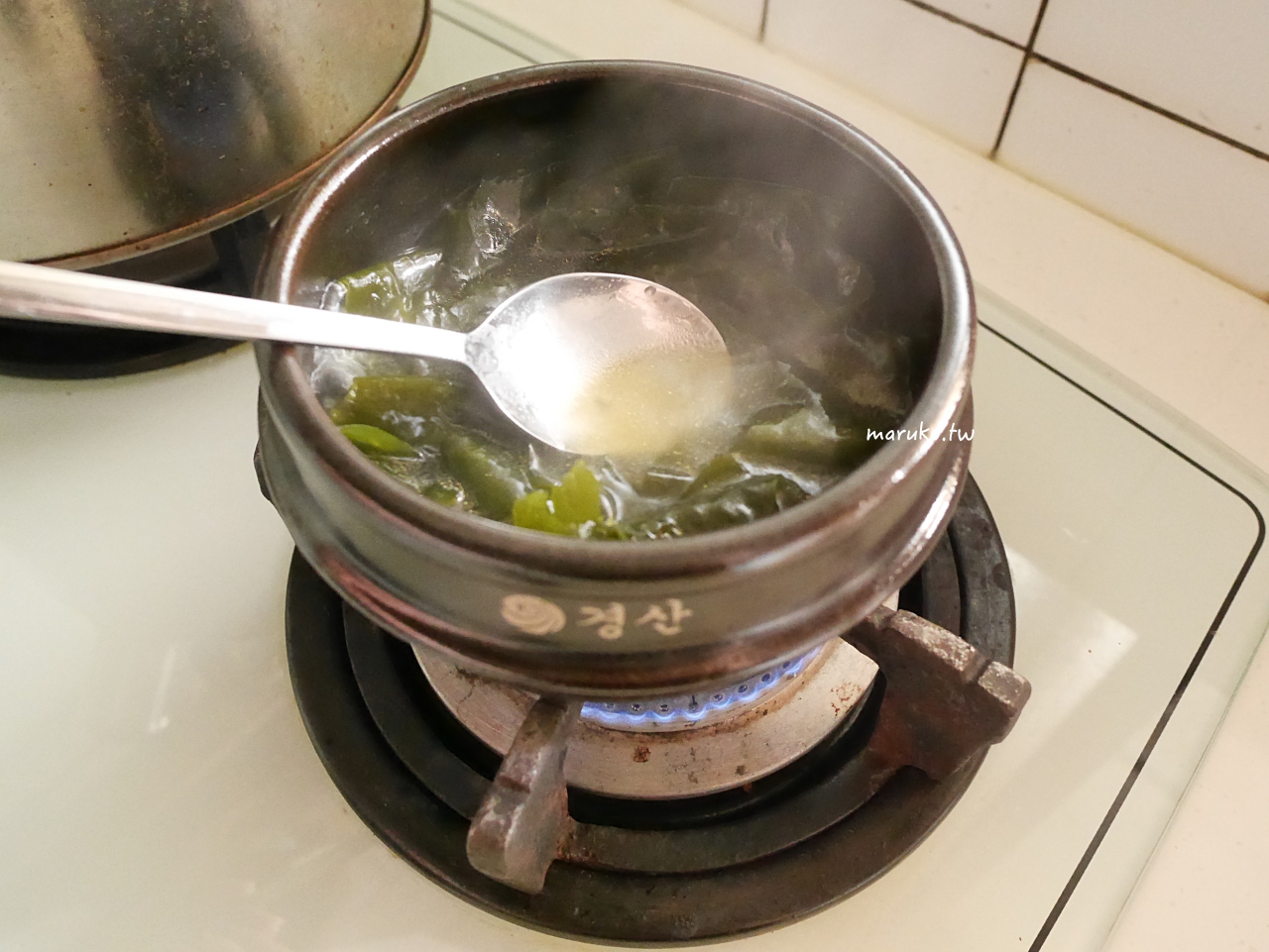 【食譜】韓式海帶芽湯 韓國人生日必喝的海帶芽湯,10分鐘上菜! @Maruko(丸子)與美食有個約會 【食譜】韓式海帶芽湯 韓國人生日必喝的海帶芽湯,10分鐘上菜! @Maruko(丸子)與美食有個約會