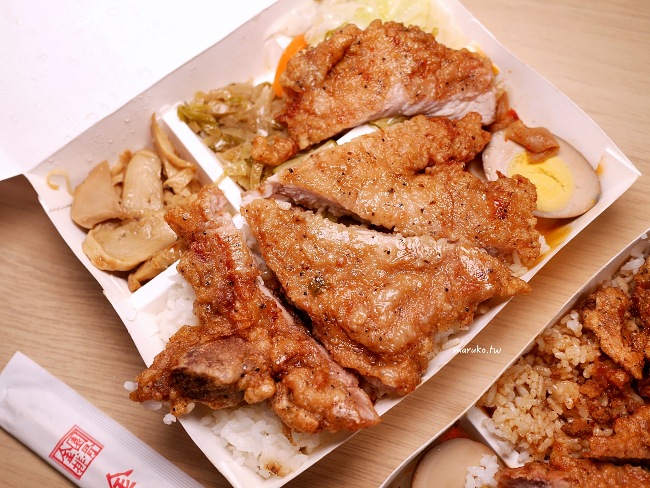 【台北】金園排骨 當地人超推！隱藏在大樓美食街內的40年老店，推薦排骨飯！ @Maruko(丸子)與美食有個約會