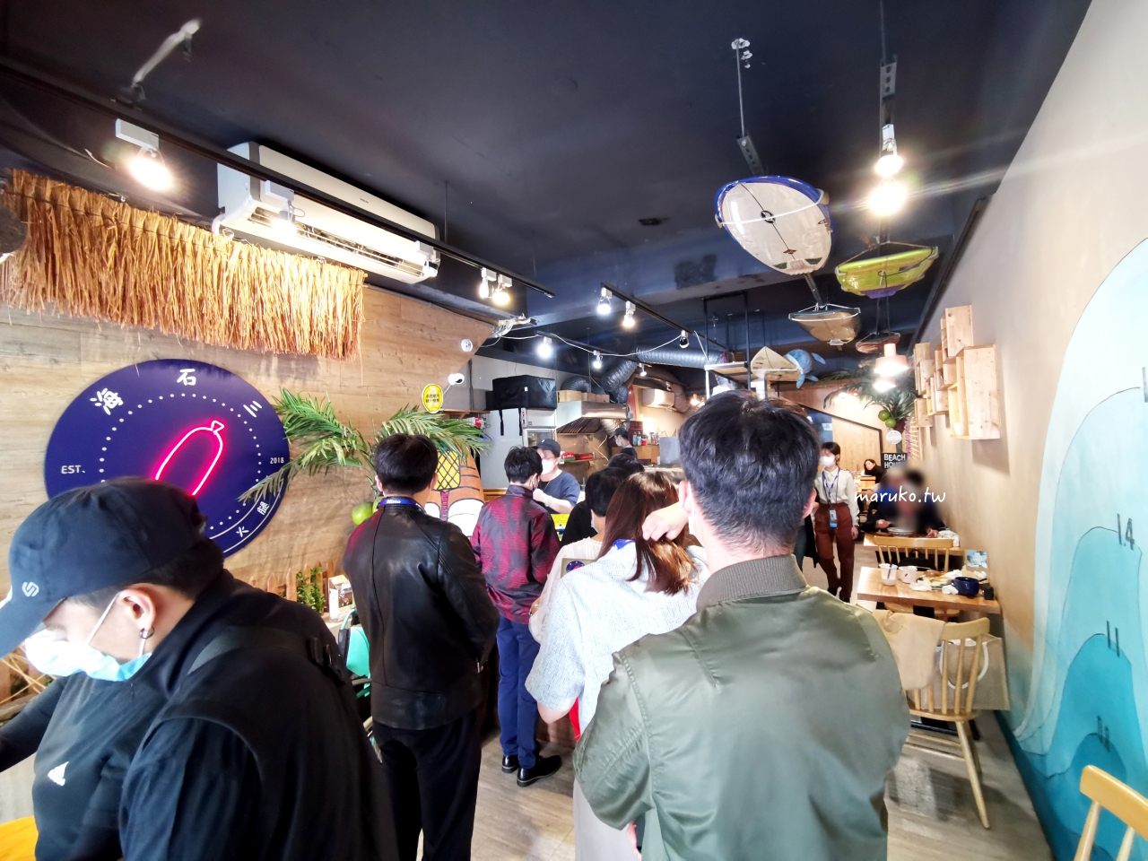 【台北】海石三 隱藏在城市裡的衝浪板餐廳 推舒肥小菲力牛排堡，炒蛋厚實又有分量！ @Maruko(丸子)與美食有個約會