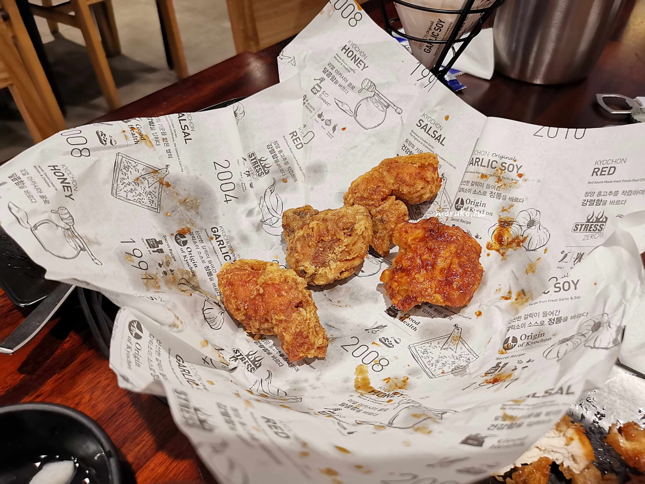 【首爾】橋村炸雞 現點現炸必吃蜂蜜炸雞，有中文菜單，近地鐵市廳站！ @Maruko(丸子)與美食有個約會