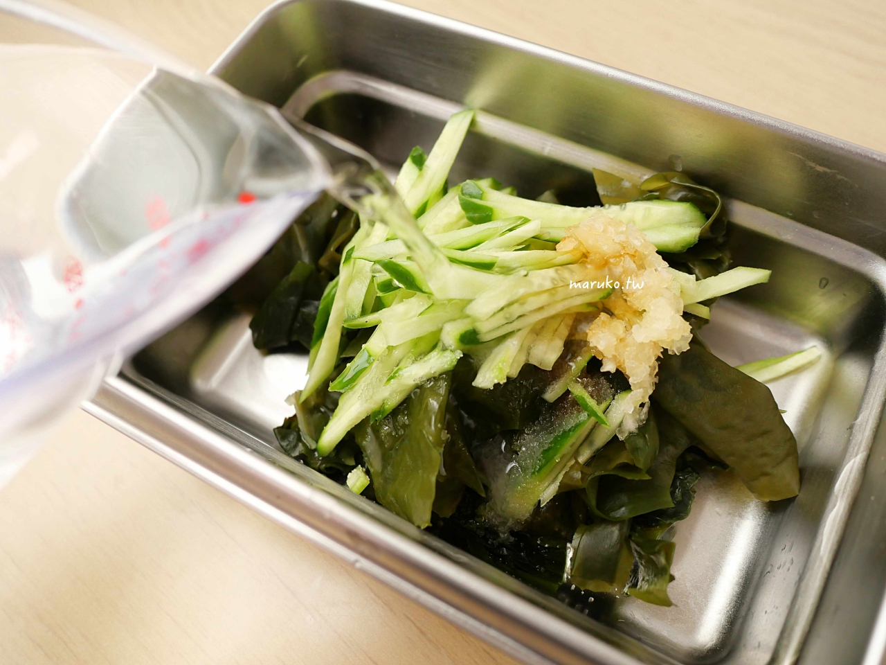 【免開火食譜】韓式海帶芽涼湯：酸甜解熱又解辣，超簡單零失敗韓國小菜 @Maruko(丸子)與美食有個約會