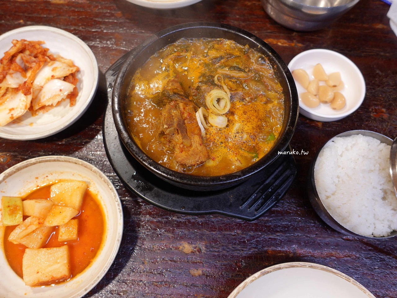 【首爾美食】청진동해장국 (Cheongjin-dong) 脊骨土豆湯、醒酒湯 24小時營業,近地鐵市廳站! @Maruko(丸子)與美食有個約會 【首爾美食】청진동해장국 (Cheongjin-dong) 脊骨土豆湯、醒酒湯 24小時營業,近地鐵市廳站! @Maruko(丸子)與美食有個約會