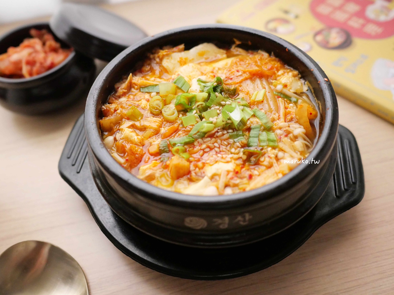 【食譜】金槍魚泡菜鍋 韓式經典湯品，用鮪魚罐頭簡單就容易做！ @Maruko(丸子)與美食有個約會