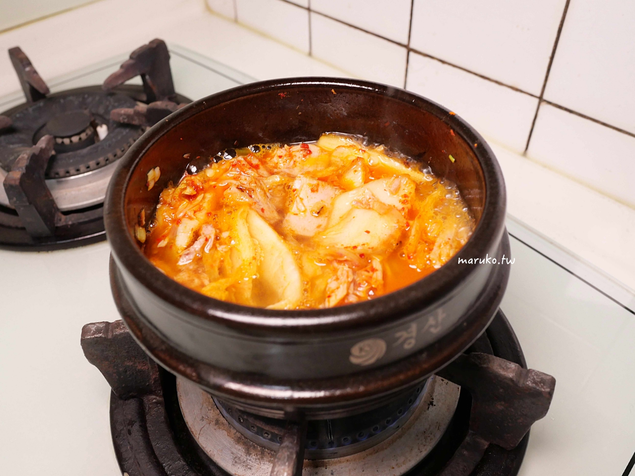 【食譜】金槍魚泡菜鍋 韓式經典湯品，用鮪魚罐頭簡單就容易做！ @Maruko(丸子)與美食有個約會
