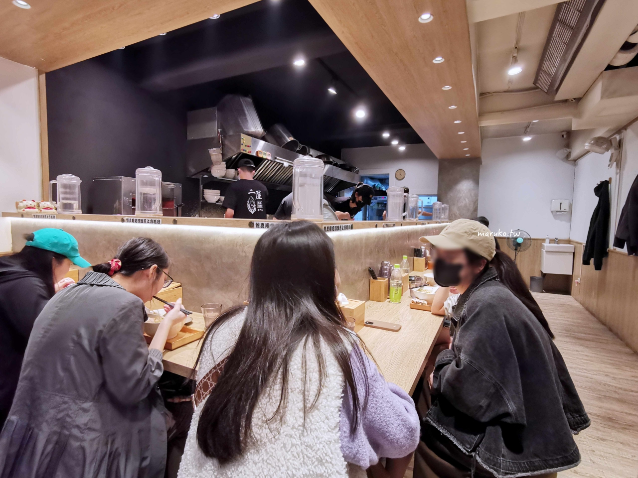【台北】二屋牡蠣拉麵專門店 鹽味濃厚牡蠣拉麵,可無限加麵吃到飽! @Maruko(丸子)與美食有個約會 【台北】二屋牡蠣拉麵專門店 鹽味濃厚牡蠣拉麵,可無限加麵吃到飽! @Maruko(丸子)與美食有個約會