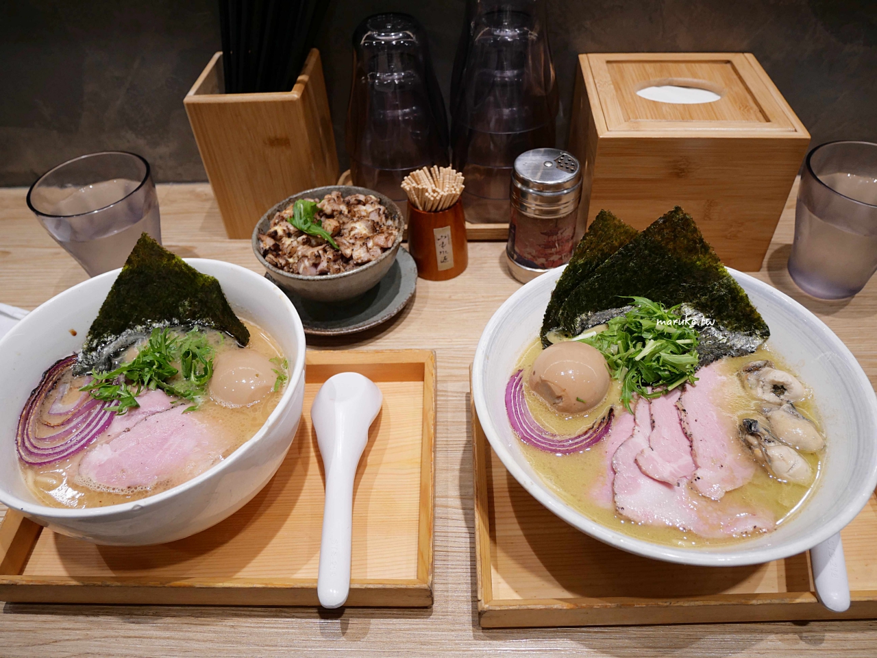 【台北】二屋牡蠣拉麵專門店 鹽味濃厚牡蠣拉麵,可無限加麵吃到飽! @Maruko(丸子)與美食有個約會 【台北】二屋牡蠣拉麵專門店 鹽味濃厚牡蠣拉麵,可無限加麵吃到飽! @Maruko(丸子)與美食有個約會