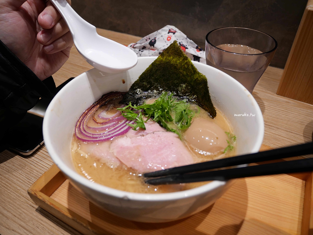 【台北】二屋牡蠣拉麵專門店 鹽味濃厚牡蠣拉麵,可無限加麵吃到飽! @Maruko(丸子)與美食有個約會 【台北】二屋牡蠣拉麵專門店 鹽味濃厚牡蠣拉麵,可無限加麵吃到飽! @Maruko(丸子)與美食有個約會