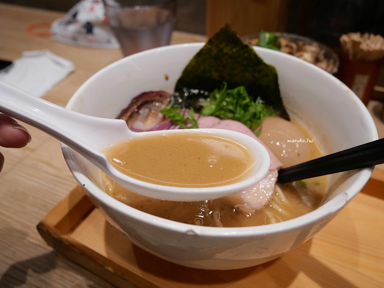 【台北】二屋牡蠣拉麵專門店 鹽味濃厚牡蠣拉麵，可無限加麵吃到飽！ @Maruko(丸子)與美食有個約會