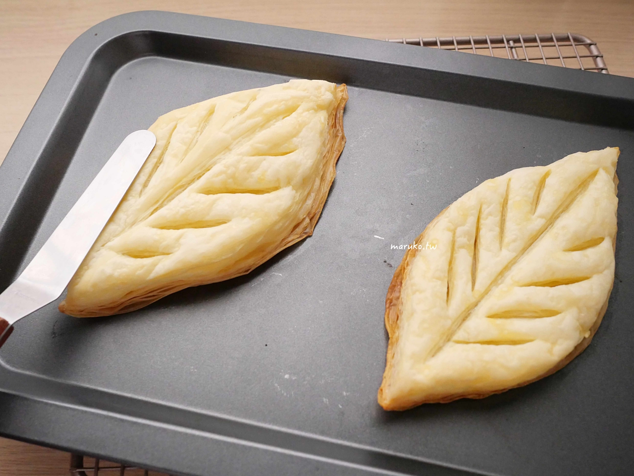 【食譜】焦糖葉子派 免工具，用冷凍起酥片做簡單的烤箱點心！ @Maruko(丸子)與美食有個約會