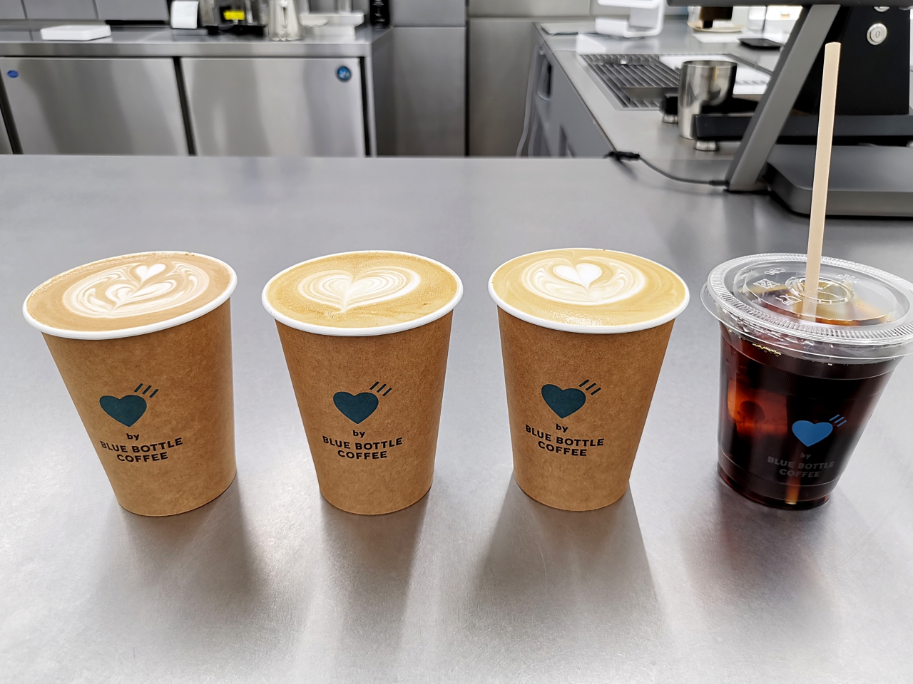 【京都潮流咖啡】HUMAN MADE &times; Blue Bottle｜可愛愛心藍瓶聯名杯限定登場 @Maruko(丸子)與美食有個約會