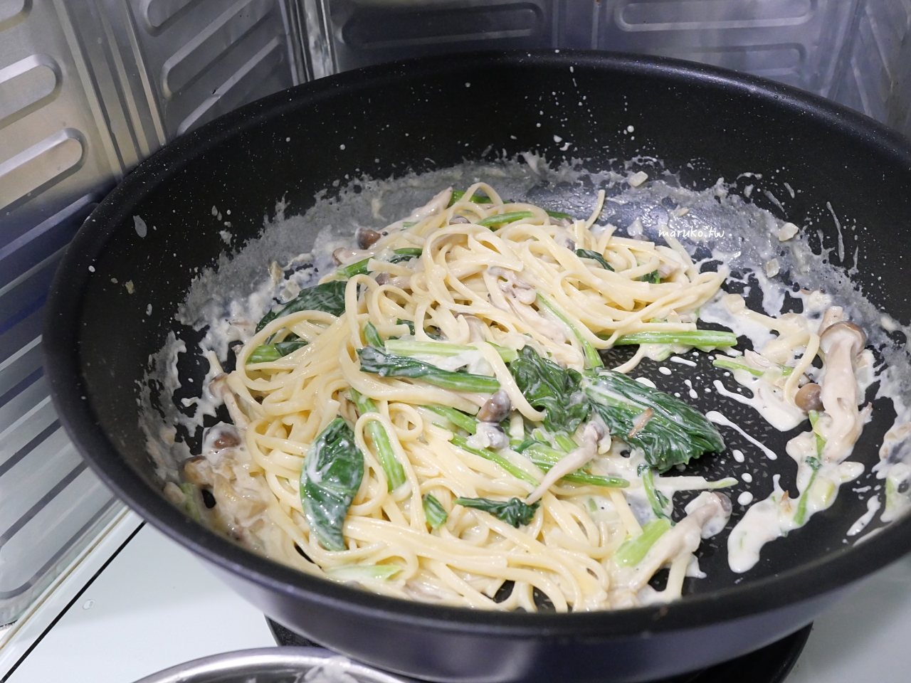 【食譜】和風白醬鮭魚拌烏龍麵 三樣調味料就能搞定簡單日本風味白醬! @Maruko(丸子)與美食有個約會 【食譜】和風白醬鮭魚拌烏龍麵 三樣調味料就能搞定簡單日本風味白醬! @Maruko(丸子)與美食有個約會