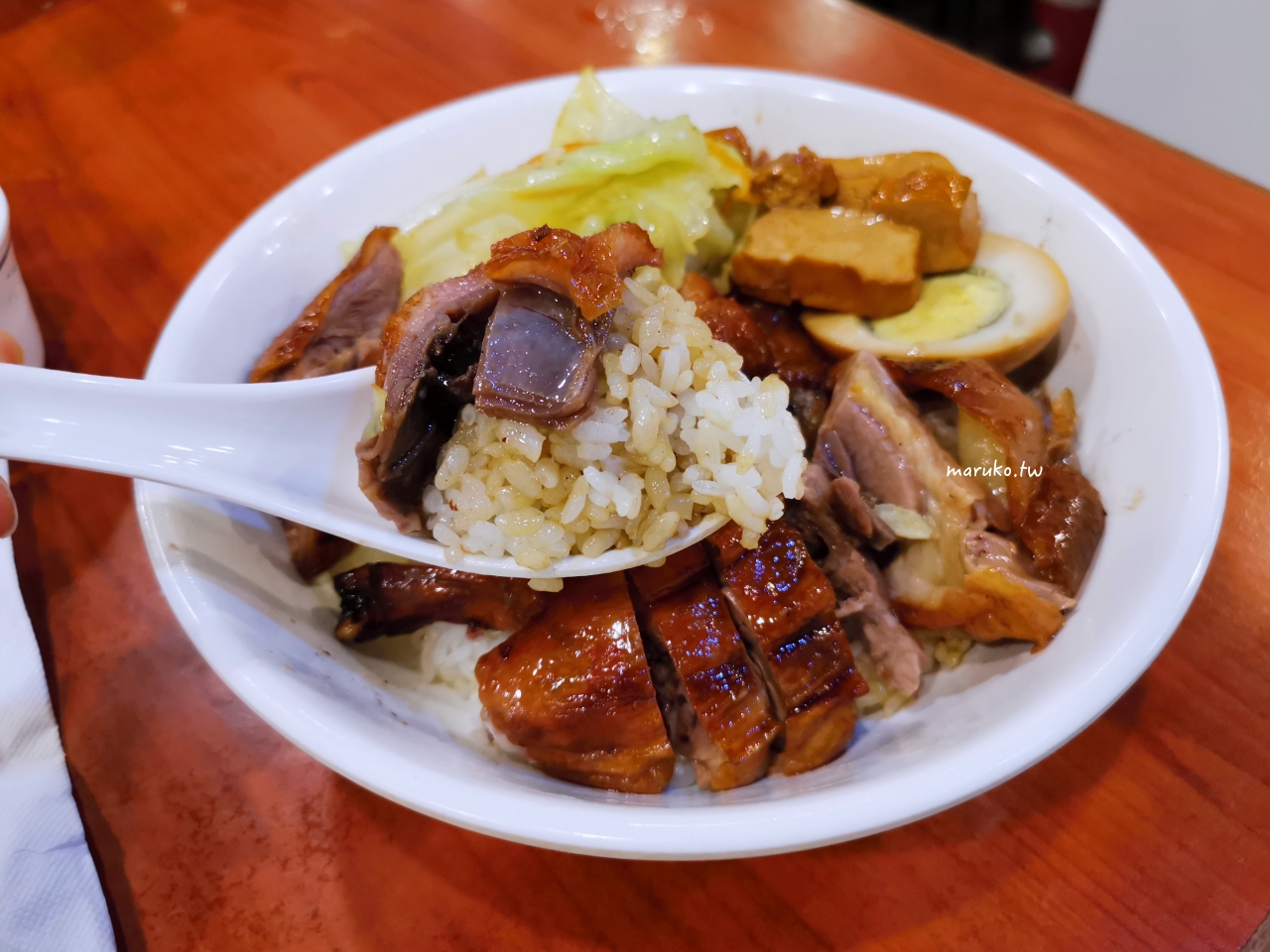 【永和】廣東正龍城烤鴨 在地30年老店,人氣排隊名店燒臘烤鴨便當! @Maruko(丸子)與美食有個約會 【永和】廣東正龍城烤鴨 在地30年老店,人氣排隊名店燒臘烤鴨便當! @Maruko(丸子)與美食有個約會