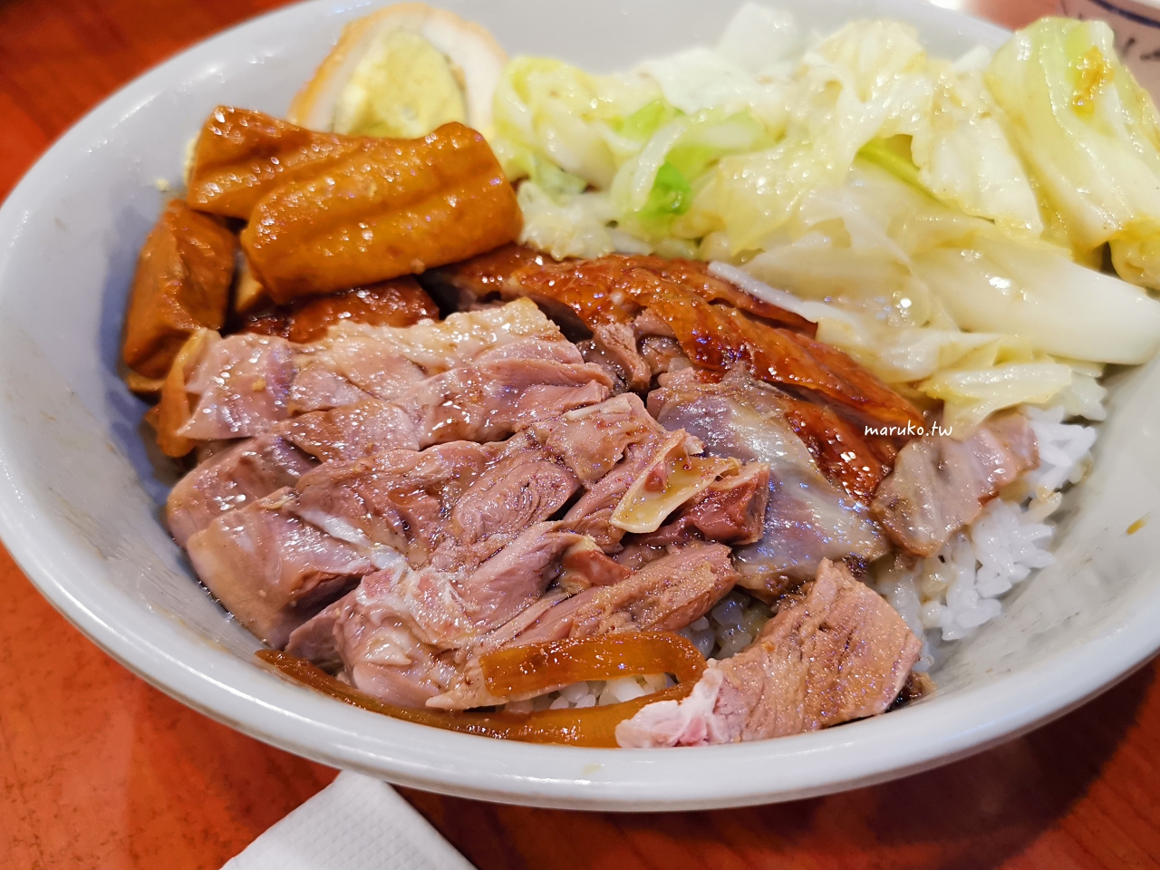 【永和】廣東正龍城烤鴨 在地30年老店,人氣排隊名店燒臘烤鴨便當! @Maruko(丸子)與美食有個約會 【永和】廣東正龍城烤鴨 在地30年老店,人氣排隊名店燒臘烤鴨便當! @Maruko(丸子)與美食有個約會