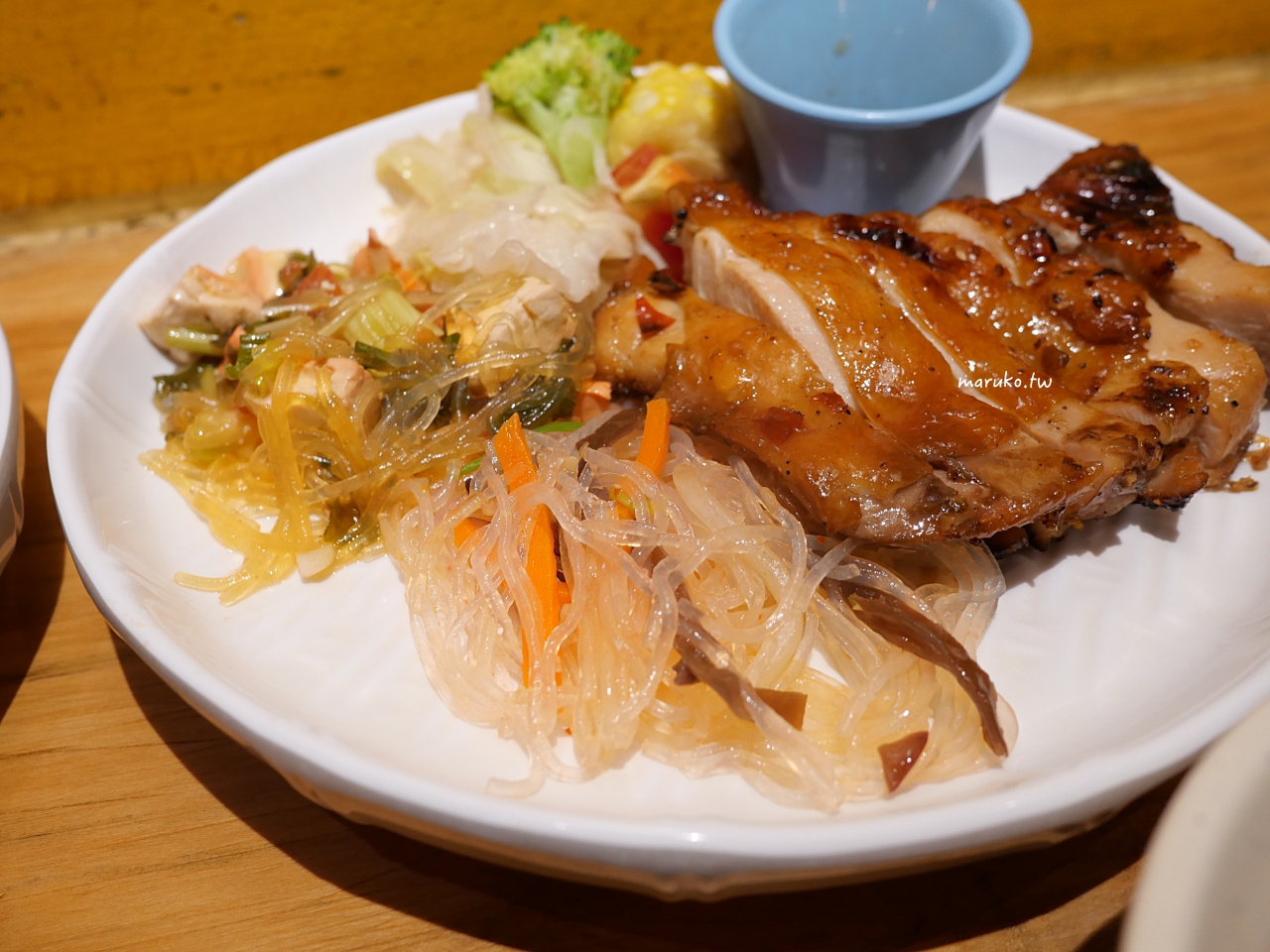 【台北】壹森泰食堂 在地20年老店，泰式烤雞腿是招牌，白飯、雞湯吃到飽！ @Maruko(丸子)與美食有個約會