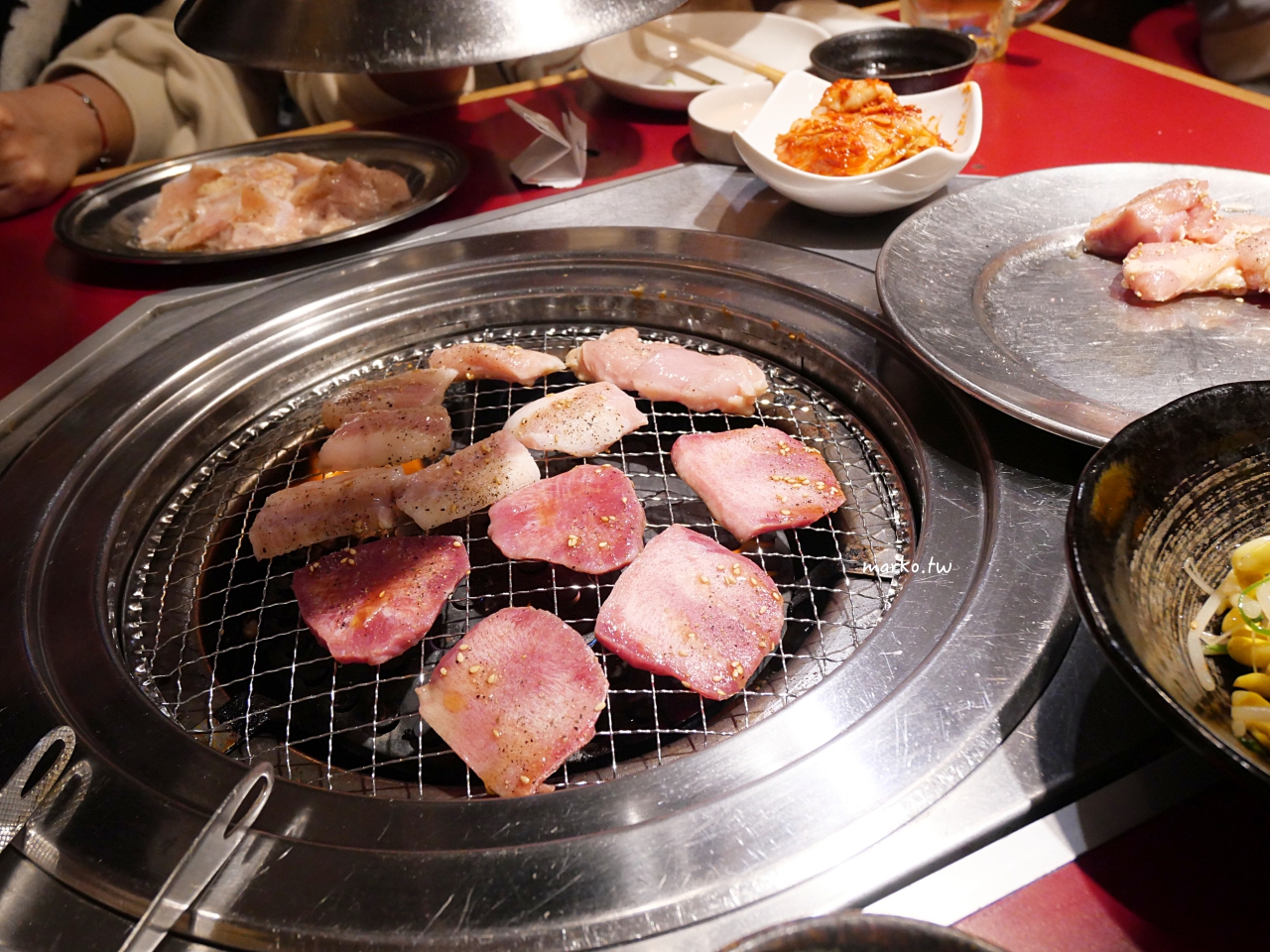 【大阪難波美食】燒肉傳說：一個人也能吃！不吃牛也有「豬、雞燒肉套餐」，單人友善餐廳推薦 @Maruko(丸子)與美食有個約會