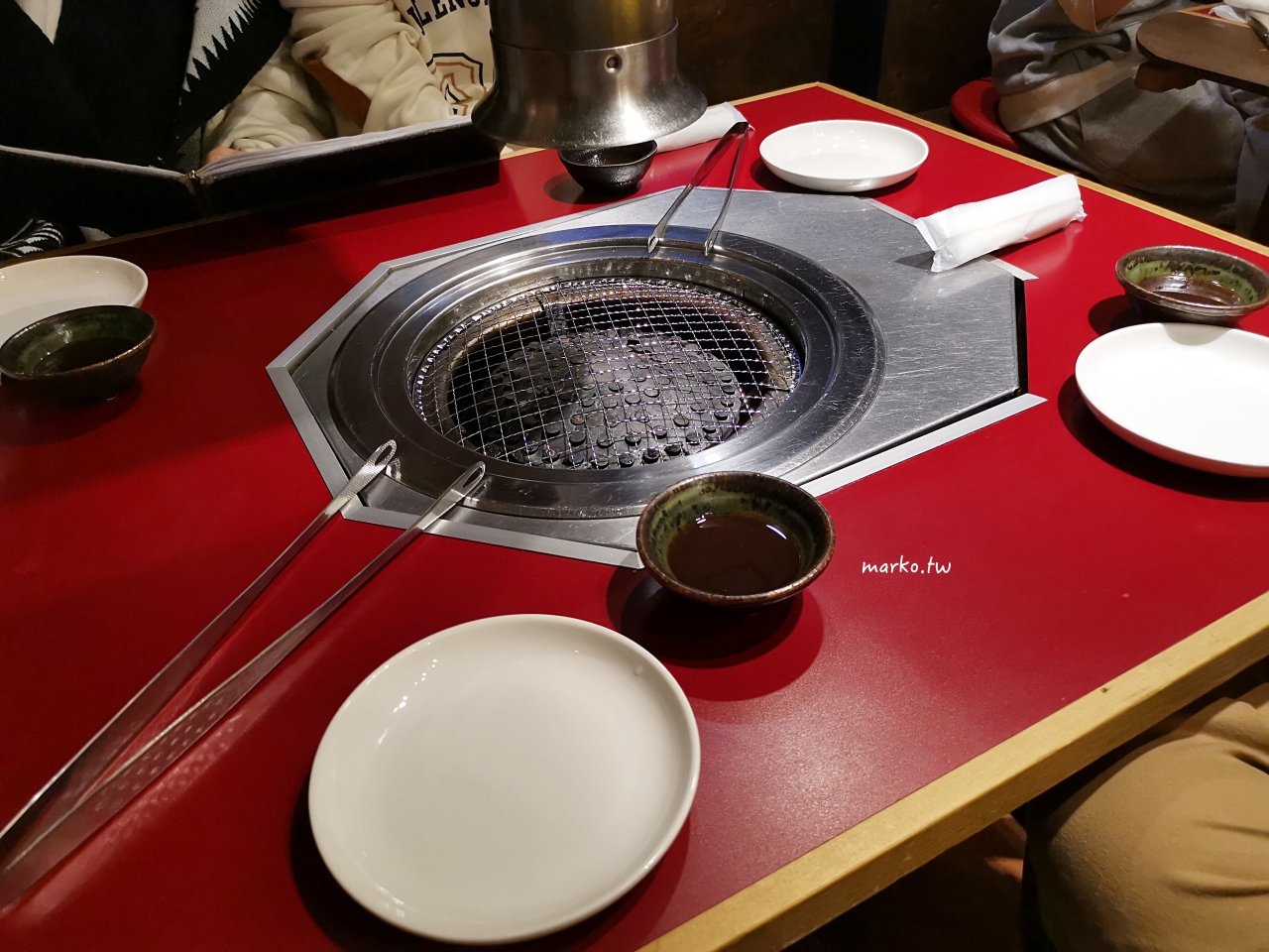 【大阪難波美食】燒肉傳說：一個人也能吃！不吃牛也有「豬、雞燒肉套餐」，單人友善餐廳推薦 @Maruko(丸子)與美食有個約會