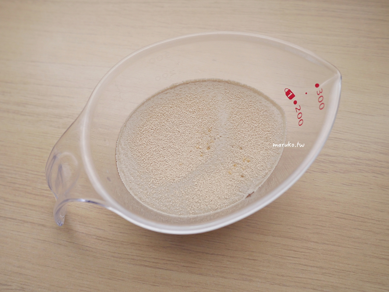 【貝果做法】新手必學 Q 彈貝果食譜：掌握糖水比例、整形技巧與烘烤溫度，第一次做就成功拉！ @Maruko(丸子)與美食有個約會