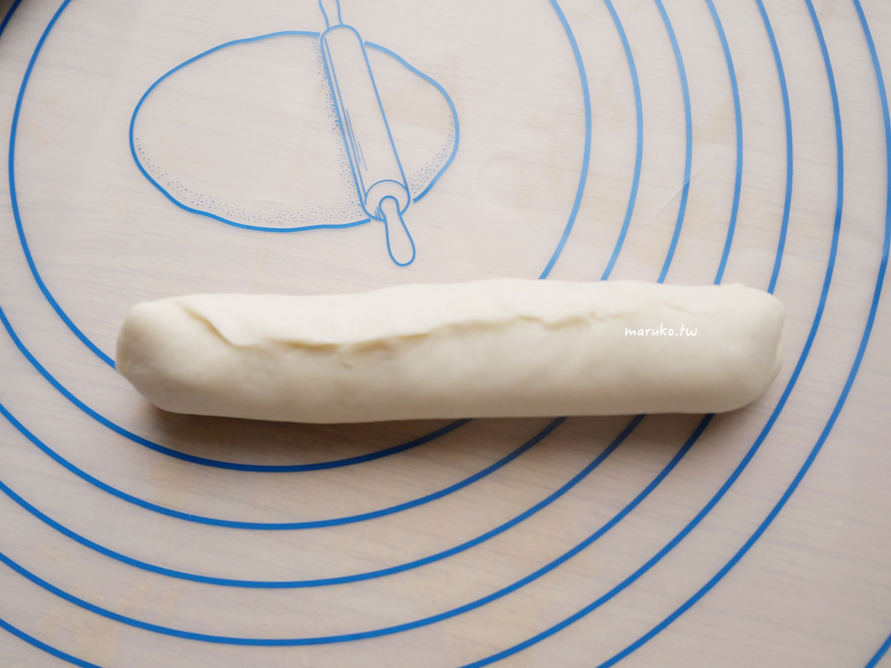 【貝果做法】新手必學 Q 彈貝果食譜：掌握糖水比例、整形技巧與烘烤溫度，第一次做就成功拉！ @Maruko(丸子)與美食有個約會