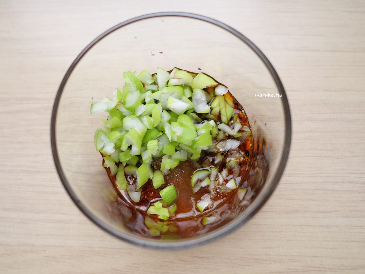 口水雞食譜｜舒肥雞胸版本免開火做法，桃屋麻辣香油快速調醬（涼拌雞胸肉做法） @Maruko(丸子)與美食有個約會