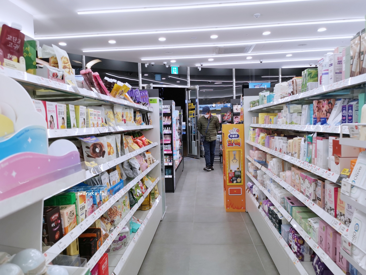 【首爾購物】Olive Young 韓國最大型連鎖美妝品牌、生活用品跟著買，可退稅！ @Maruko(丸子)與美食有個約會
