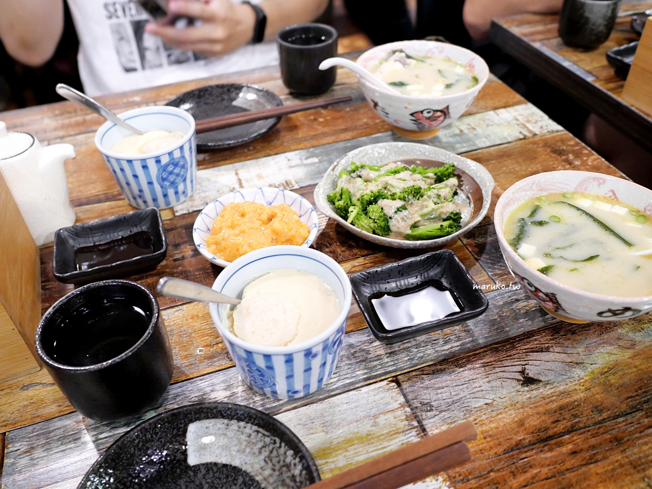 【永和美食】一樂漁場 滿滿好料海鮮丼專賣店，生魚丼、熟食丼、炙燒丼超過20種！ @Maruko(丸子)與美食有個約會