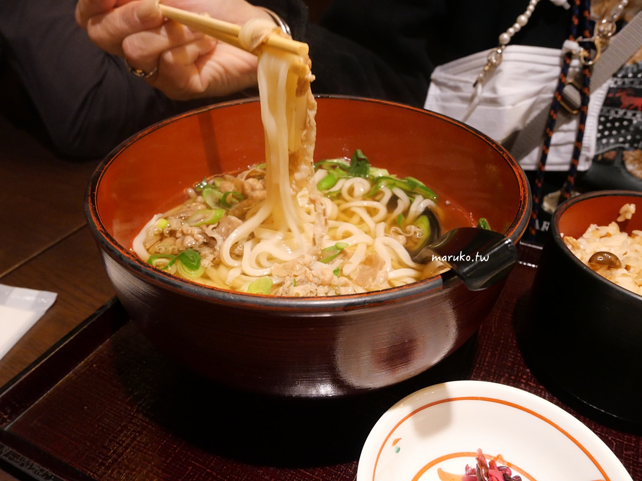 【京都嵐山美食】嵐山うどん|手擀自家製烏龍麵、附中文菜單!嵯峨嵐山站必吃推薦 @Maruko(丸子)與美食有個約會 【京都嵐山美食】嵐山うどん|手擀自家製烏龍麵、附中文菜單!嵯峨嵐山站必吃推薦 @Maruko(丸子)與美食有個約會